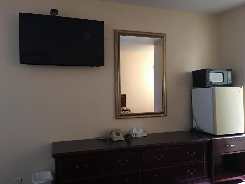 Knotty Pine Motel