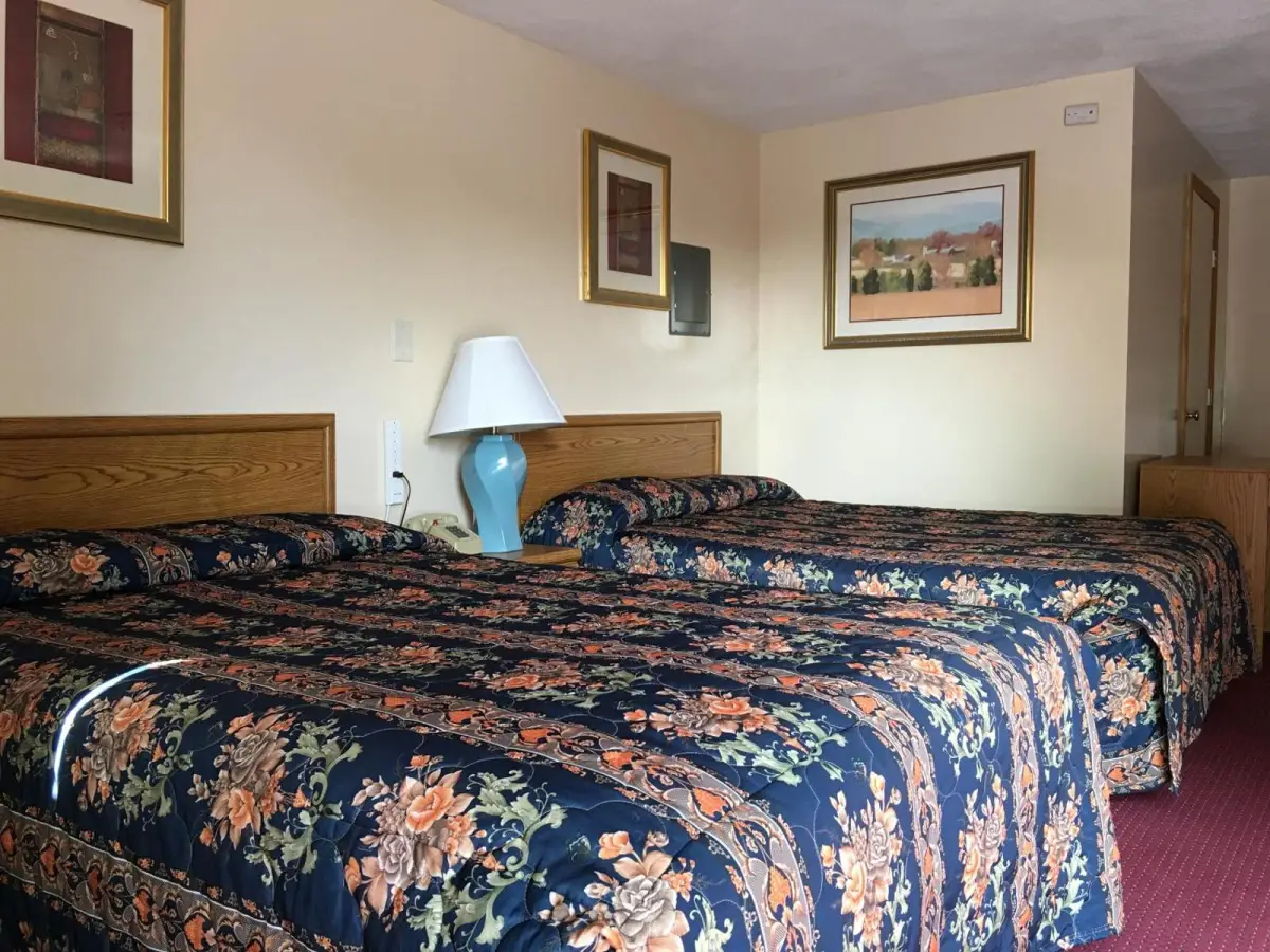 Knotty Pine Motel 5